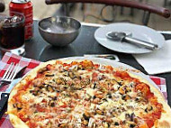 Ola Pizza food