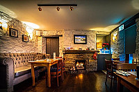 The Roberts Cove Inn Gastro inside