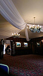 The Horseshoe Inn inside