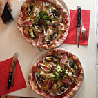 Pizzeria Jean Louis food