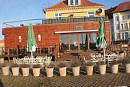 Caféodora outside