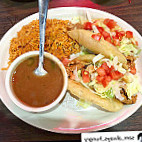 Henry's Puffy Tacos food