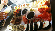 Akeru sushi food