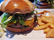 Red Robin Gourmet Burgers And Brews food