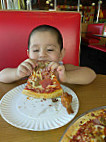 Peter Piper Pizza food