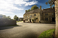 Masons Arms outside