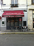 Bistrot Le Corneille inside