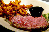 Harold Seltzer's Steakhouse food