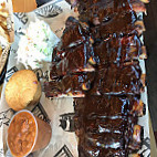 Mo's Smokehouse Bbq food