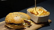 L'artisan Du Burger Levallois food