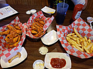 Wings 'n Things food