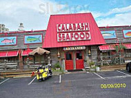 Hook's Calabash Seafood outside