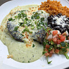 Bella's Mexican Grill food