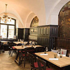 Weinhaus Neuner food