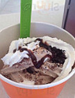 Y'opa Frozen Yogurt food