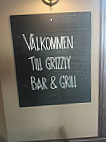 Grizzly Grill inside