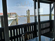 Ruddy Duck Tavern inside