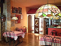 Pizzeria El Farol inside