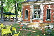 Le Kiosque Du Parc De Blossac inside