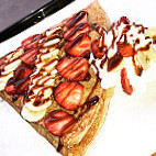 Crousti Crepes food