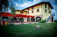 Agriturismo Le Due Querce outside