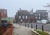 The Old Nuns Head outside