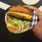 Malibu's Burgers food