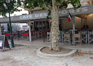 Cafe Des Sports inside