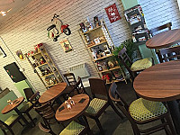 Lombardi N0 1 Deli Cafe inside