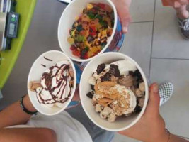 Menchie's Frozen Yogurt food