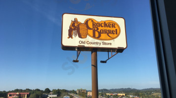 Cracker Barrel outside