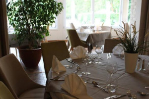 Le Manoir De Gavrelle food