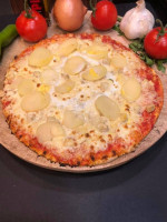 Pizza Di Mama food