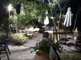 Le Jardin inside