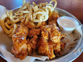 Hooters food