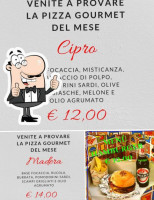 Pizzeria Tramino's food