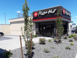 Pizza Hut outside