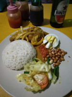 The Warung Family food