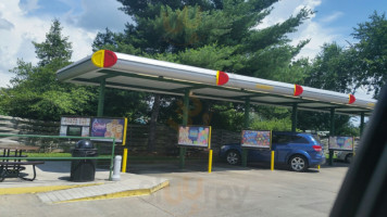 Sonic Drive-in outside