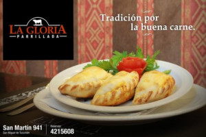 La Gloria Parrillada food