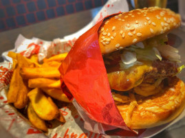 Red Robin Gourmet Burgers And Brews food