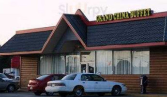 Grand China Buffet outside