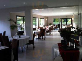 Les Salons Du Golf De Cergy food