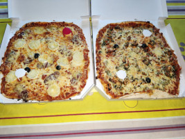 Bella Pizza food