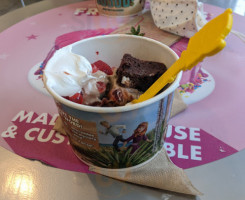 Menchie's Frozen Yogurt food