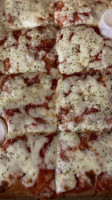 Walt's Original Primo Pizza food