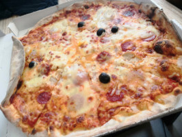 Pizza Du Bourg food