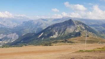 La Terrasse Des Aiguilles food