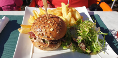 La Terrasse Des Aiguilles food