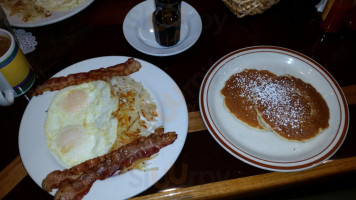 Lulubelle's Pancake House food